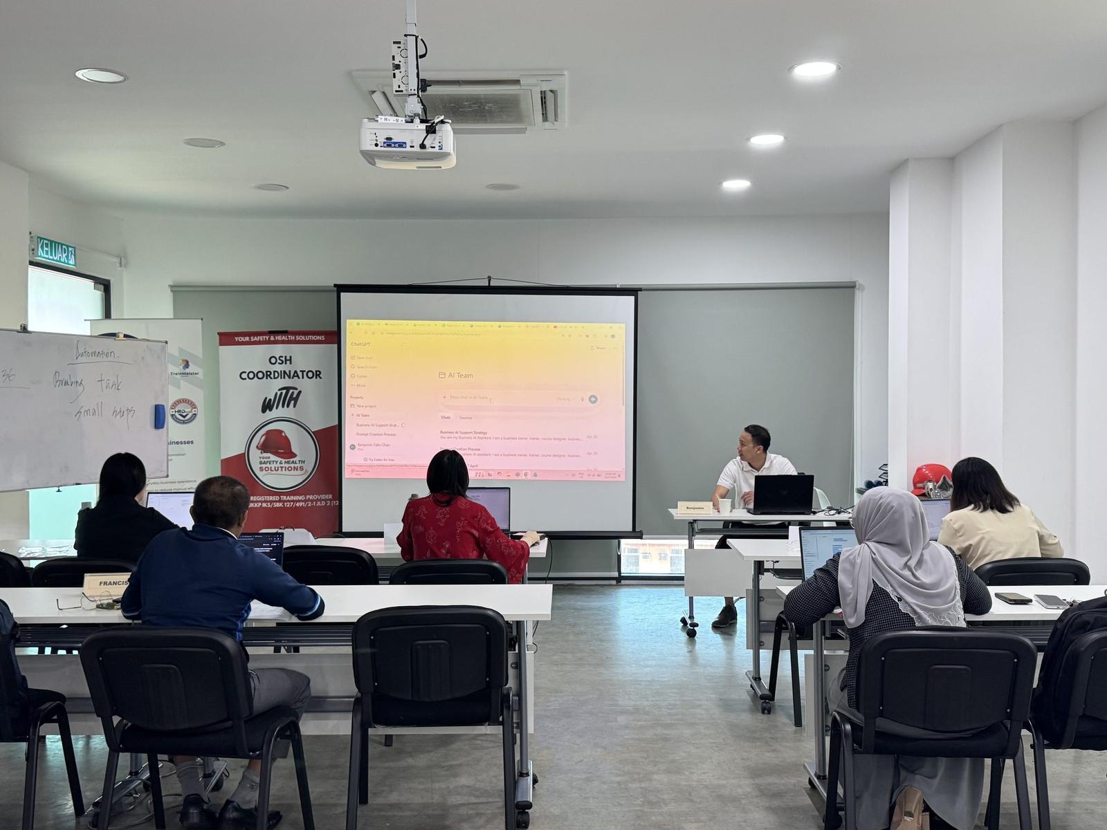 Benjamin Felix teaching a practical ChatGPT programme in Kota Kinabalu